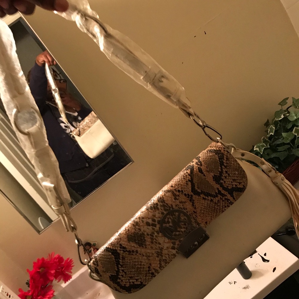 Handbag - Picture 7 of 8